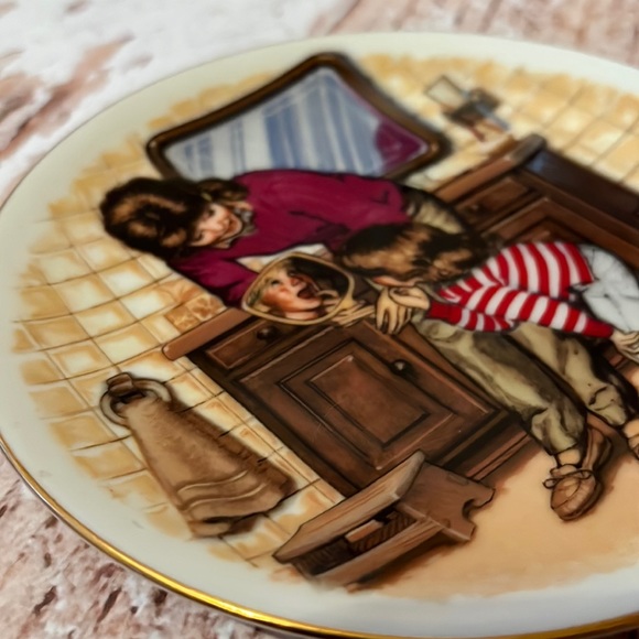 Vintage Special Memories by Tom Newsom - "A New Tooth" Collectable Plate by Avon - Picture 3 of 7